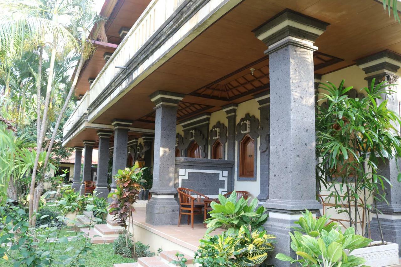 Kusnadi Hotel Legian  Exterior photo