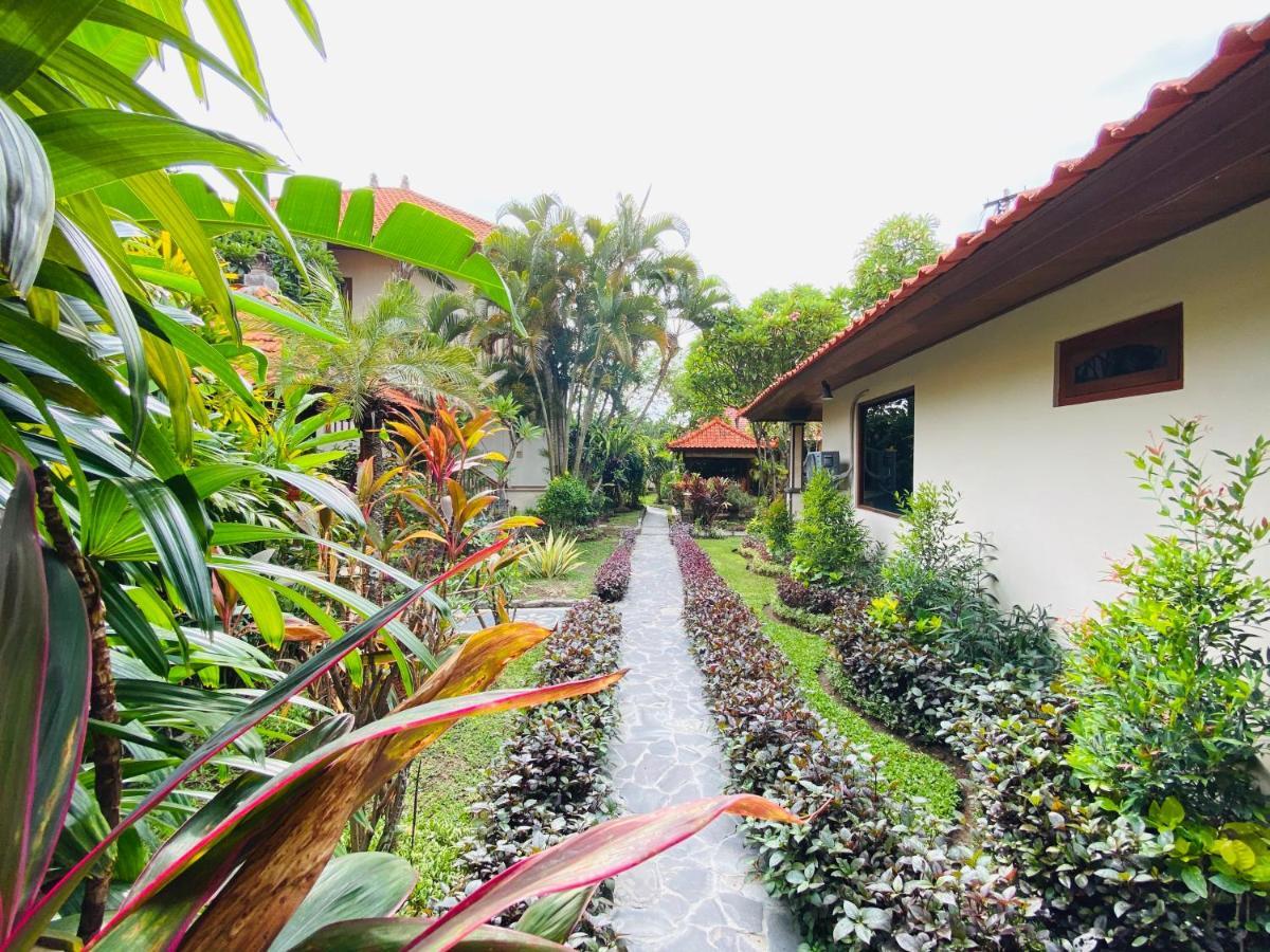 Kusnadi Hotel Legian  Exterior photo